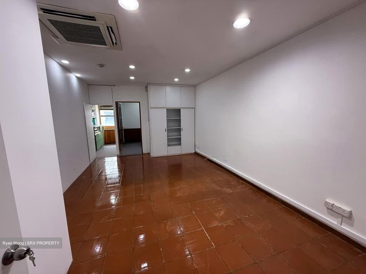 Pemimpin Industrial Building (D20), Factory #578552651